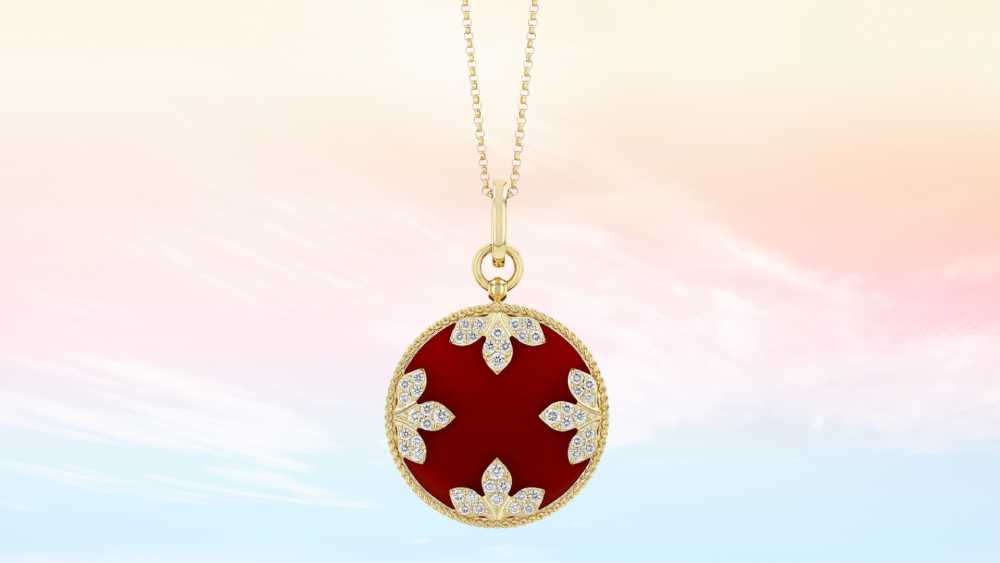 Chalcedony & Diamond Flower Circle Pendant