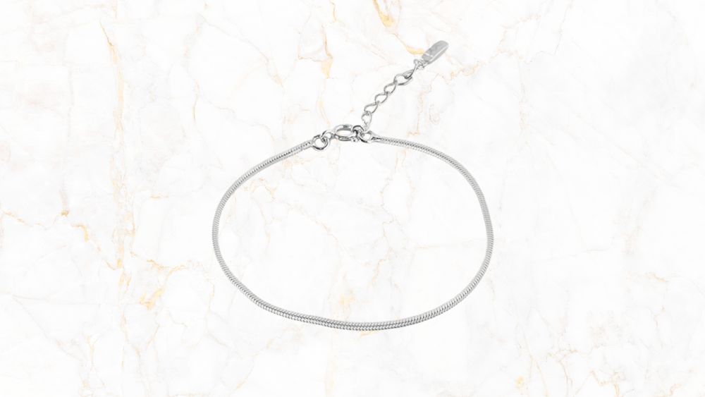 Silver snake chain bracelet with elegance